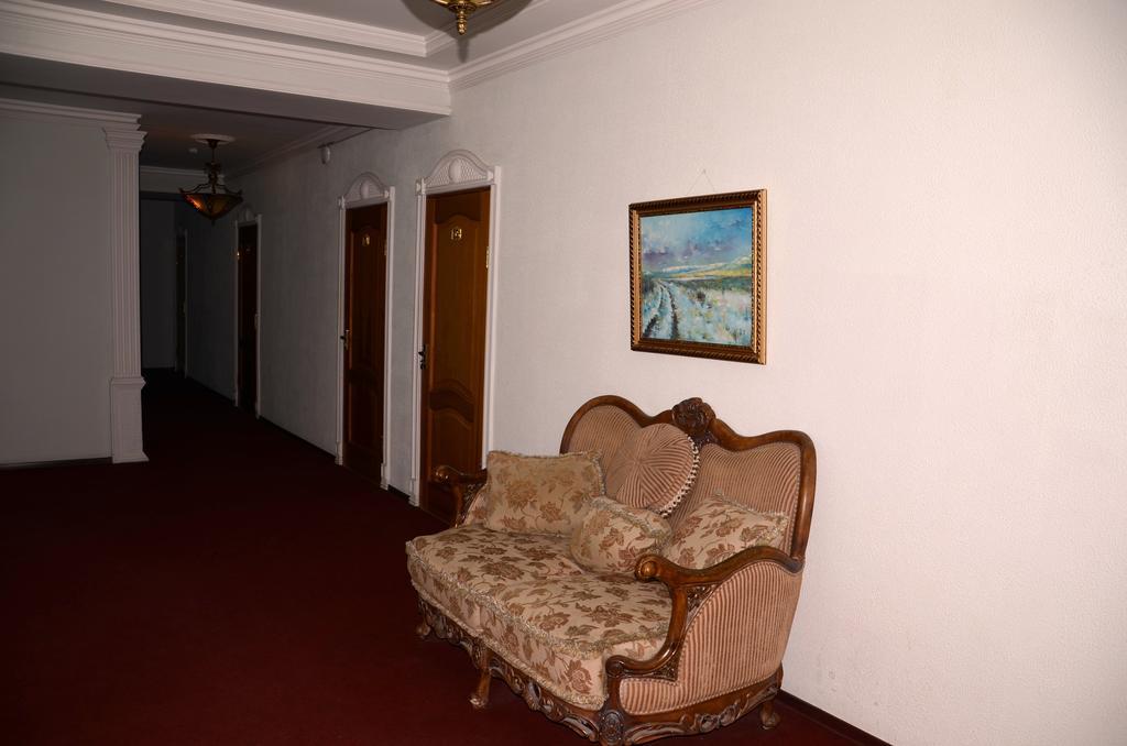 Saryarka Hotel Astana Exterior photo